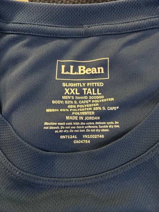 L.L. Bean Men's Short-Sleeve Performance Shirt - Blue with Navy Panels - Picture 4 of 4